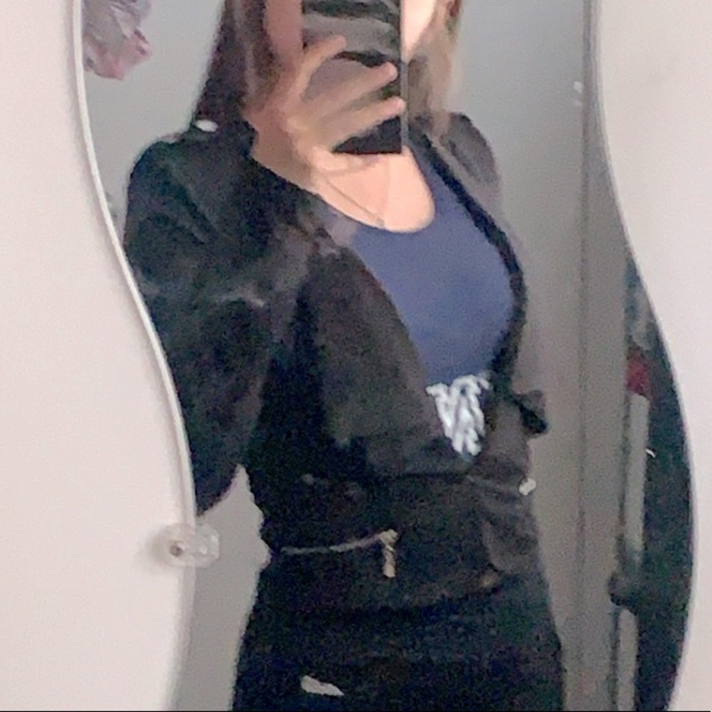 Black crop elegant jacket